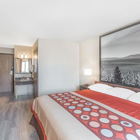 Super 8 By Wyndham Redding Hotel Eksteriør billede