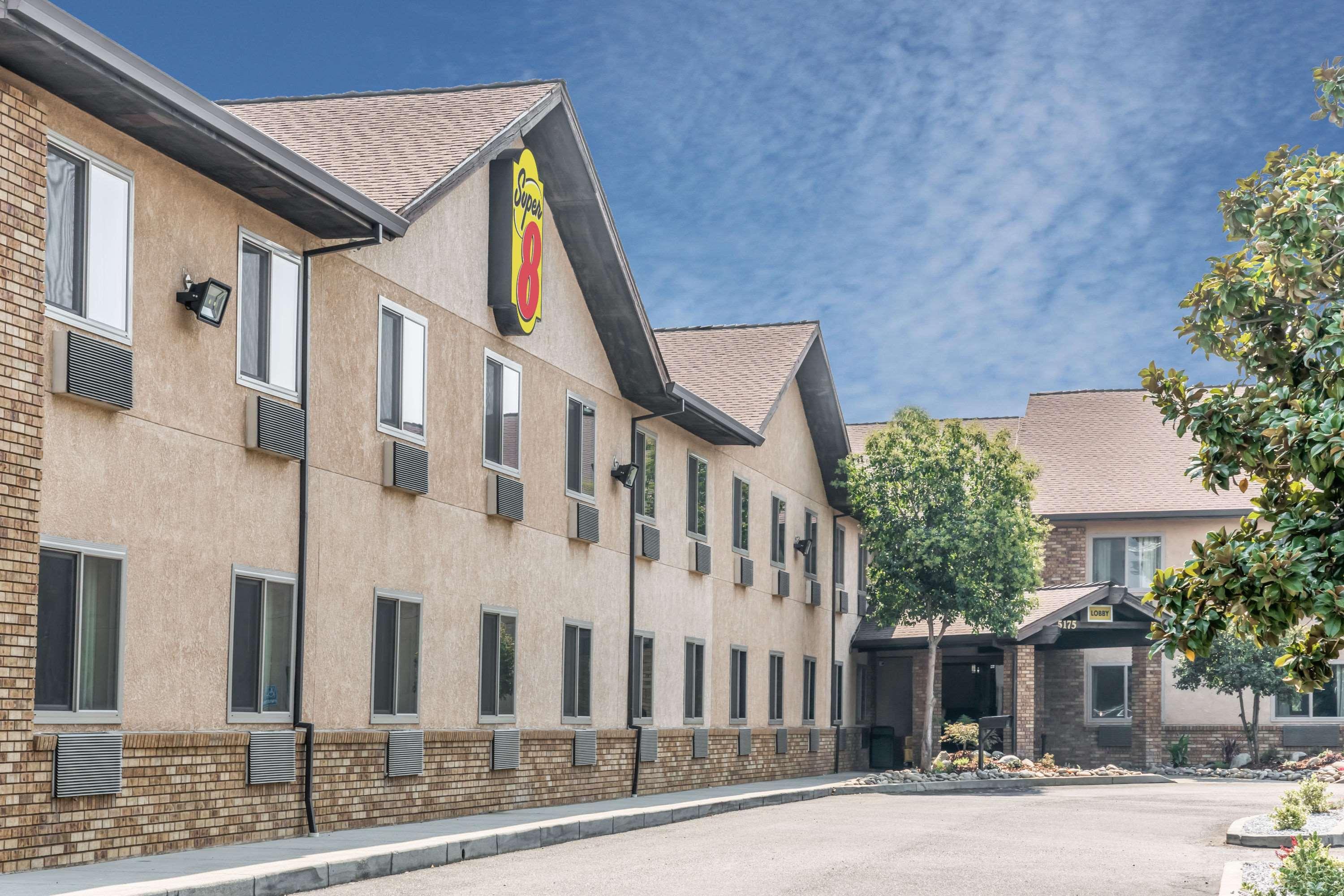 Super 8 By Wyndham Redding Hotel Eksteriør billede