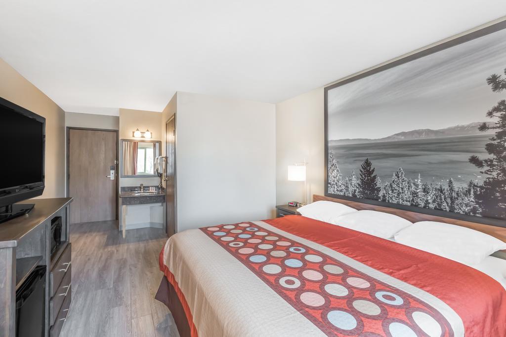 Super 8 By Wyndham Redding Hotel Eksteriør billede