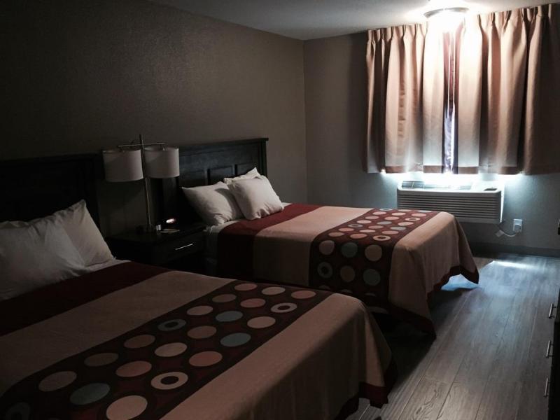Super 8 By Wyndham Redding Hotel Eksteriør billede